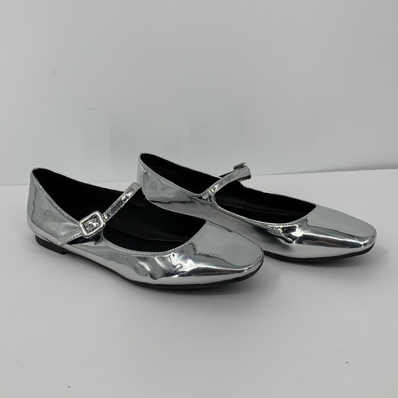 Steve Madden Caddie maryjane flat shoes silver mirror shiny metallic new 8.5 - Picture 1 of 6